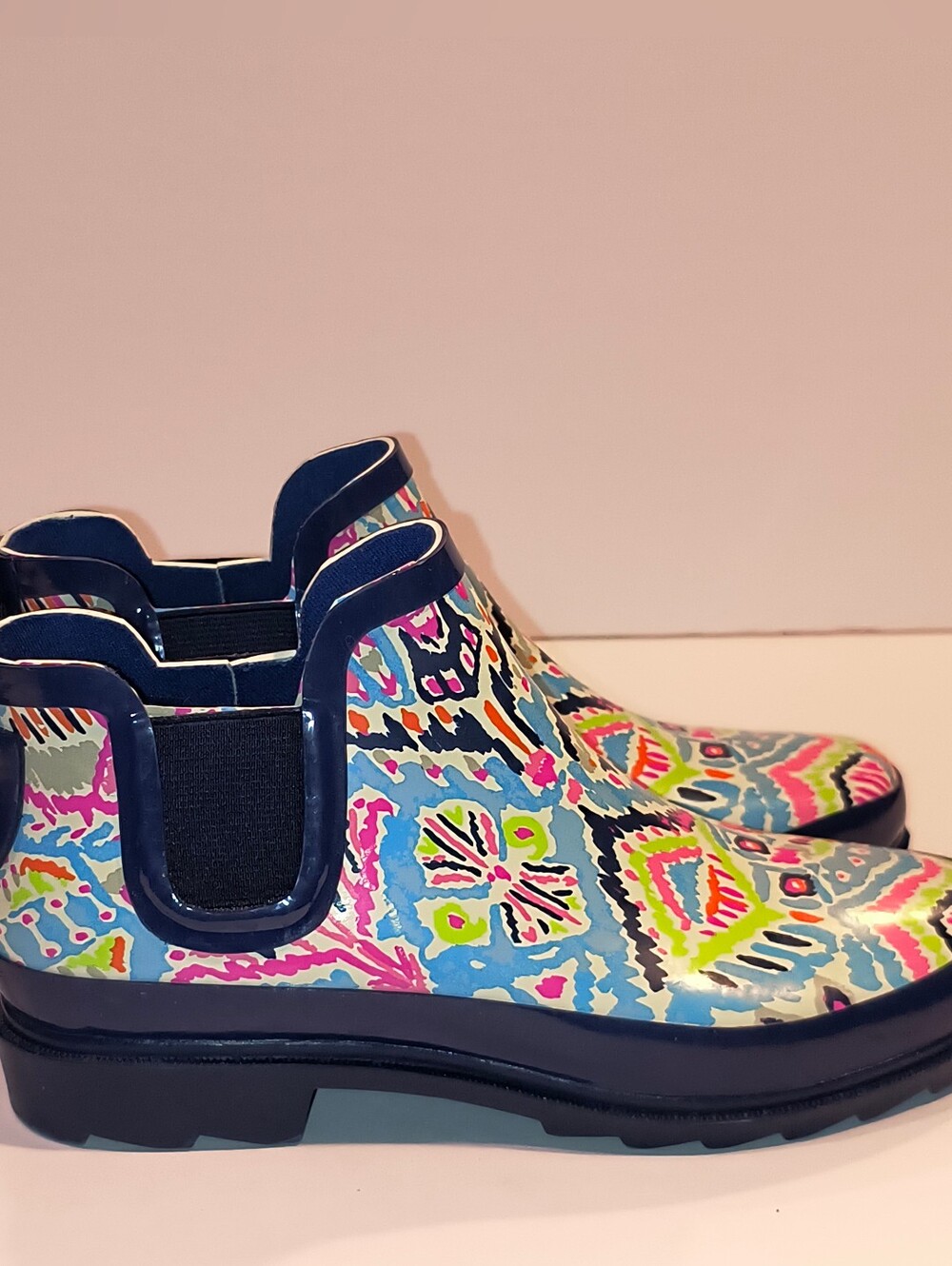 Sakroots Artist Circle Waterproof Ankle Rain Boots Women's Size 8 Vibrant Boho